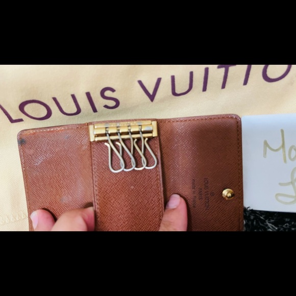 Louis Vuitton 4 key holder - Picture 4 of 7